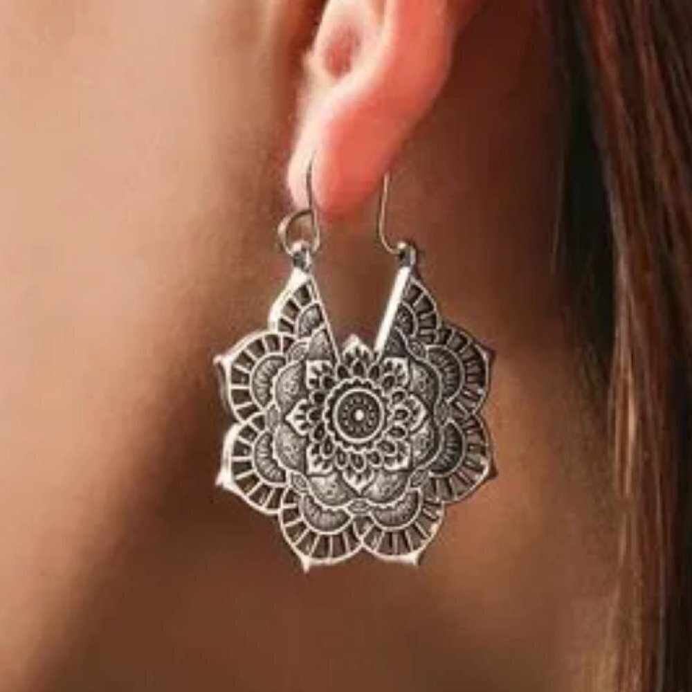 Boho Vintage Style Mandala Flower Earrings Vintage Style